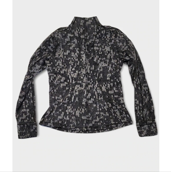 Size 10 - Lululemon Run Briskly 1/2 Zip - Picture 2 of 2